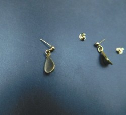 JADE PIERCED EARS 10KGF BK